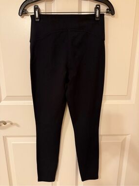 Spanx Women’s Black Shaping Leggings Small Petite 56705 Excellent Condition